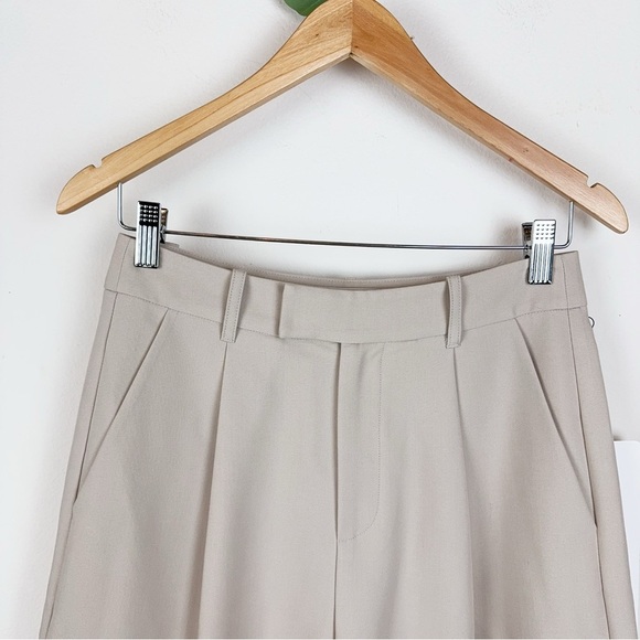 NWT NIA Daisy Bermudas Short in Shell Size Small - Picture 5 of 10